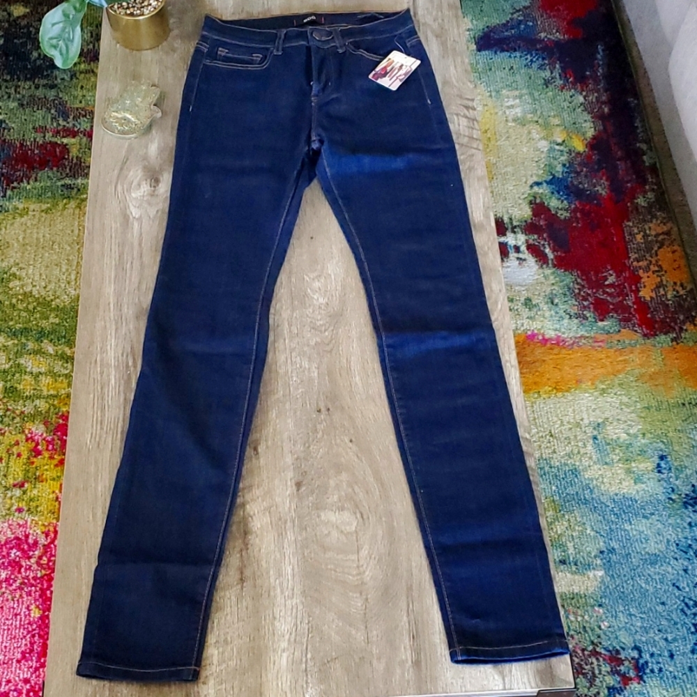 Dark blue denim jeans 👖 by BDG. High rise cigarette cut size 27